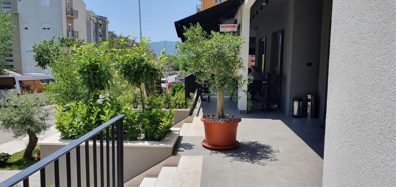 Bjelica Rental Apartments - Nela Apartment Tivat Buitenkant foto